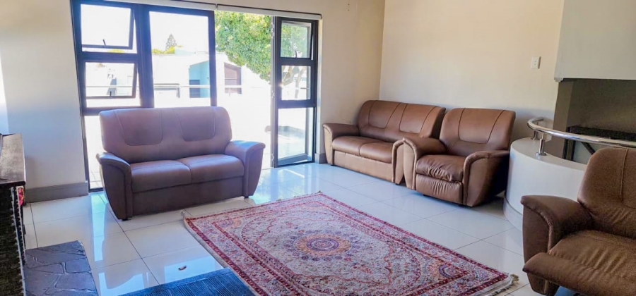 5 Bedroom Property for Sale in Newfields Western Cape